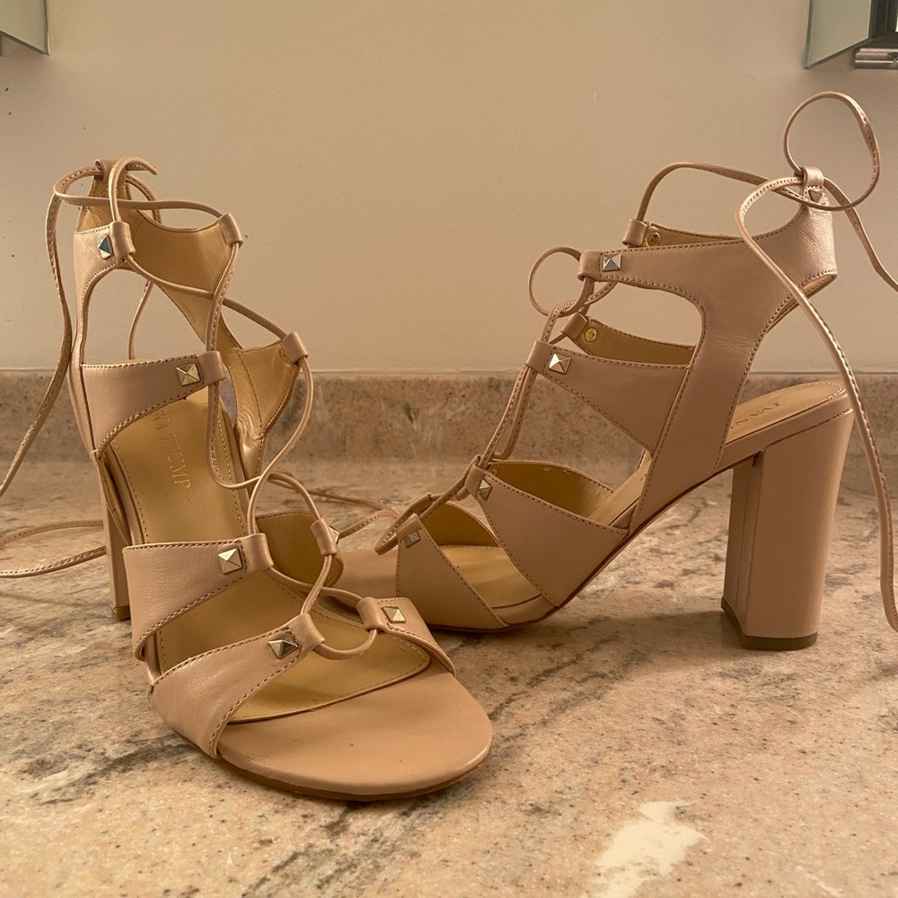 Ivanka Trump heels - size 8